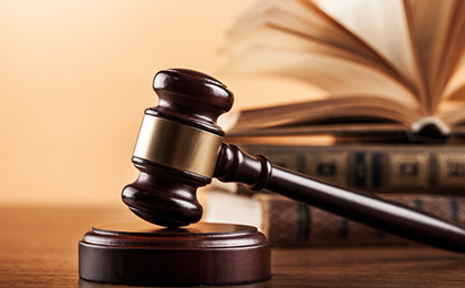 التحرش في مكان العمل: خياراتك القانونية