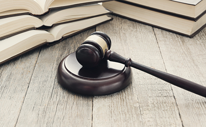 قانون العمل والتوظيف